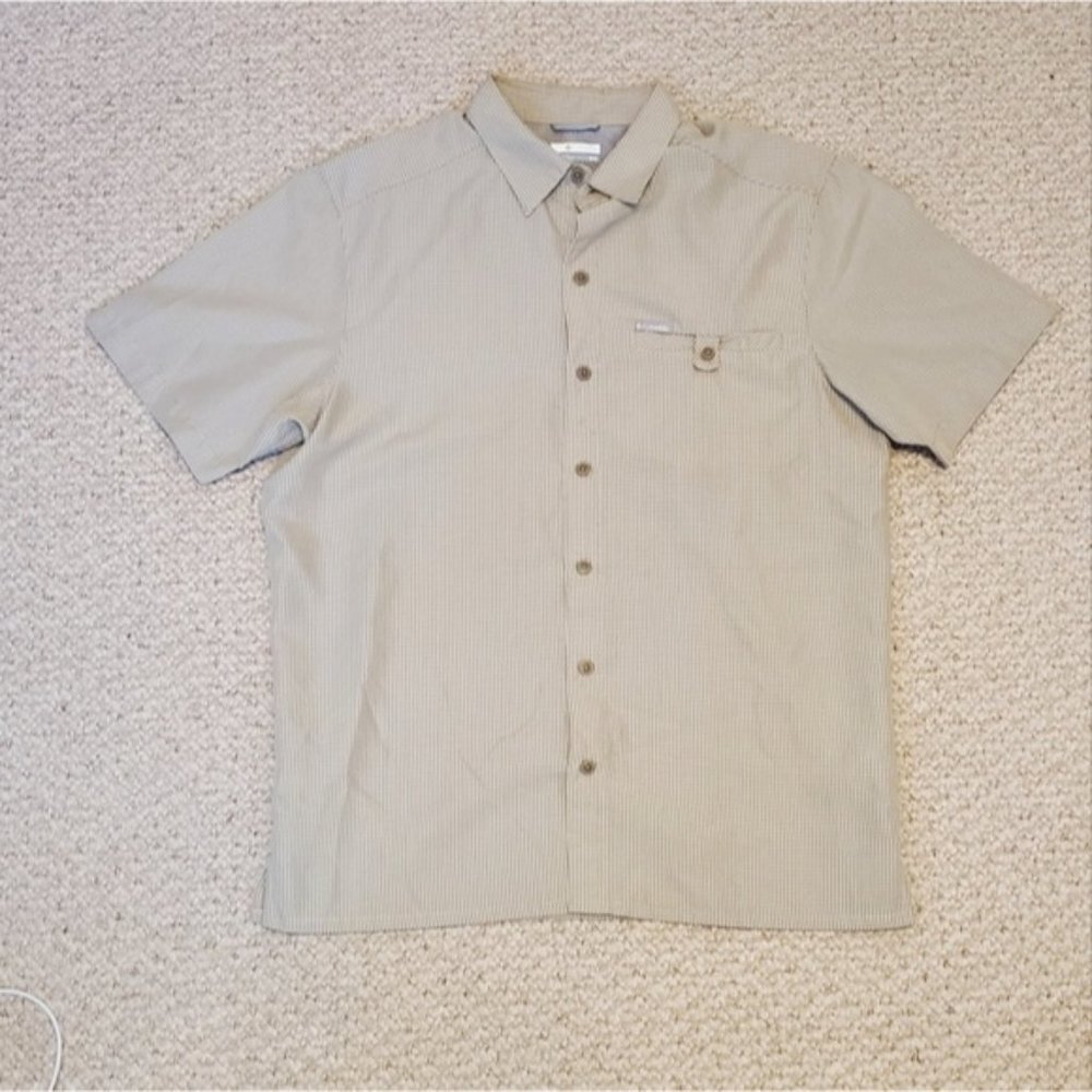 Columbia Men's Short Sleeve Button Down Shirt Lightweight Size Medium M